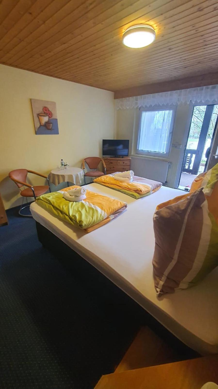 Motel Zur Festwiese Gierstädt Eksteriør billede
