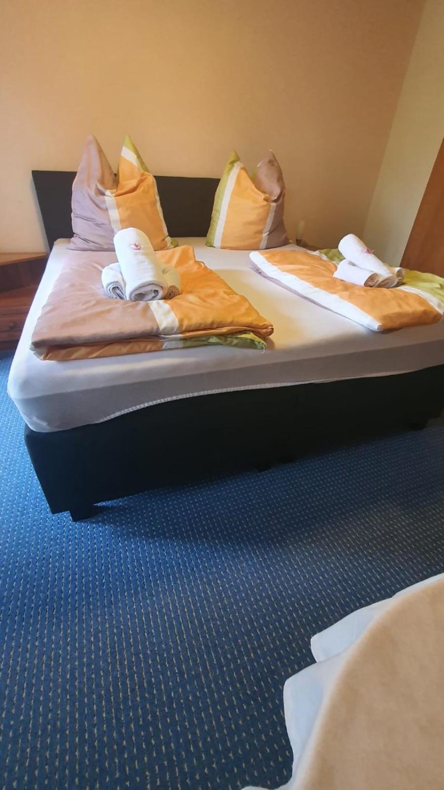 Motel Zur Festwiese Gierstädt Eksteriør billede
