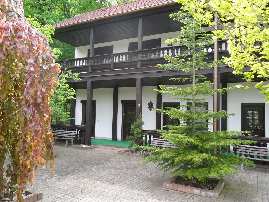 Motel Zur Festwiese Gierstädt Eksteriør billede